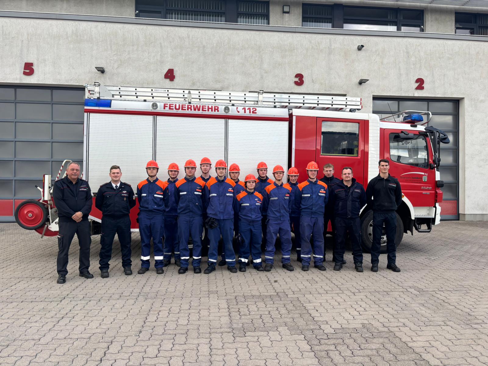 Neun Jugendliche tragen nun die Leistungsspange der Deutschen Jugendfeuerwehr